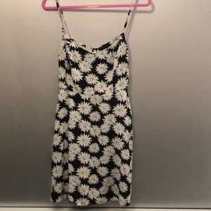 Black white daisy sun dress with yellow centers L